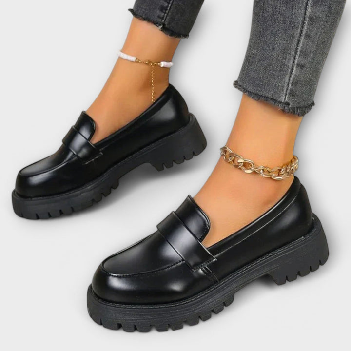 Pia | Loafers