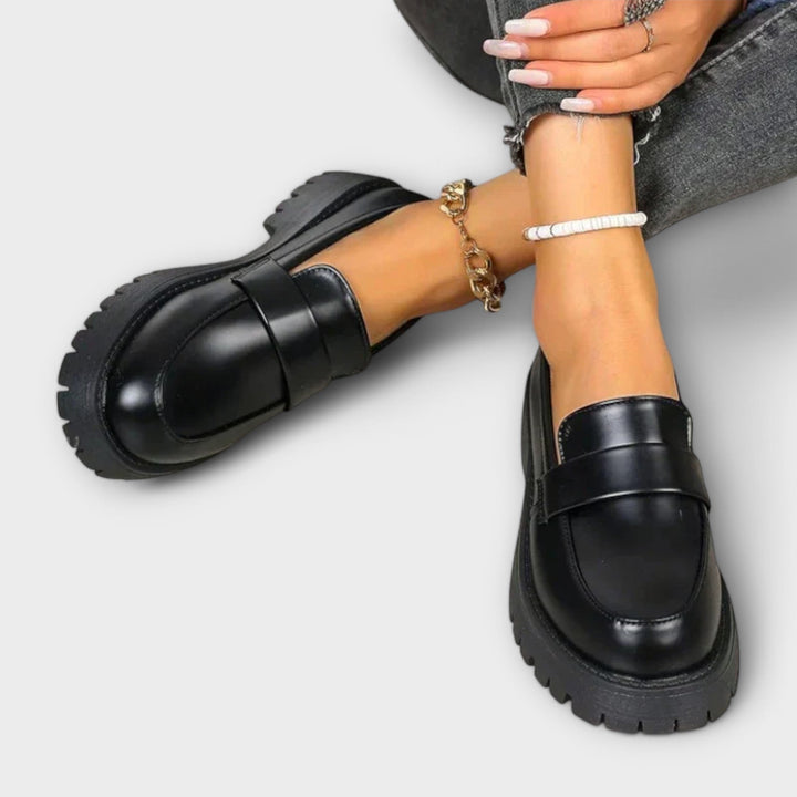 Pia | Loafers
